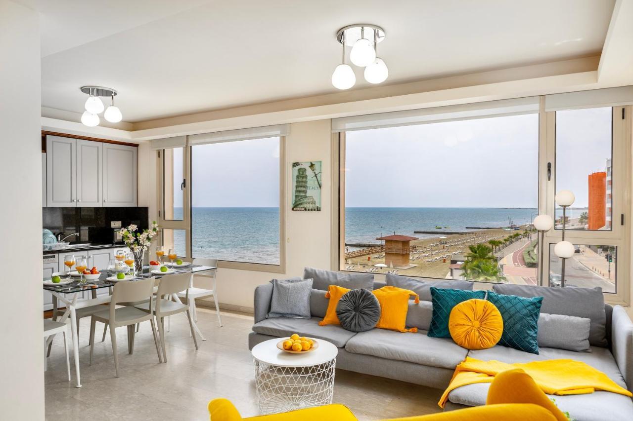 Mackenzie Beachfront Eftyhia Suite ラルナカ エクステリア 写真