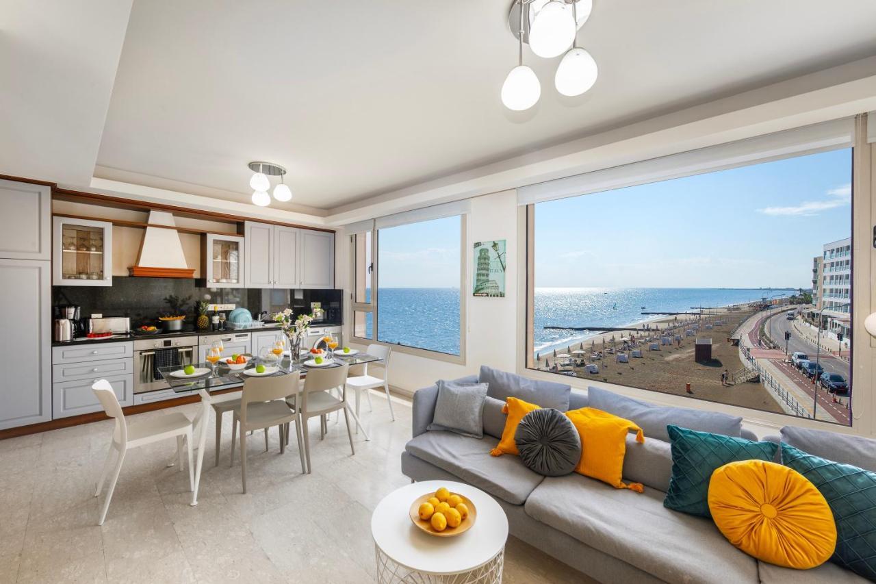 Mackenzie Beachfront Eftyhia Suite ラルナカ エクステリア 写真