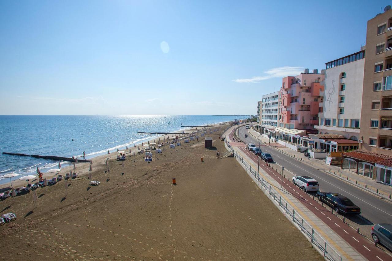 Mackenzie Beachfront Eftyhia Suite ラルナカ エクステリア 写真