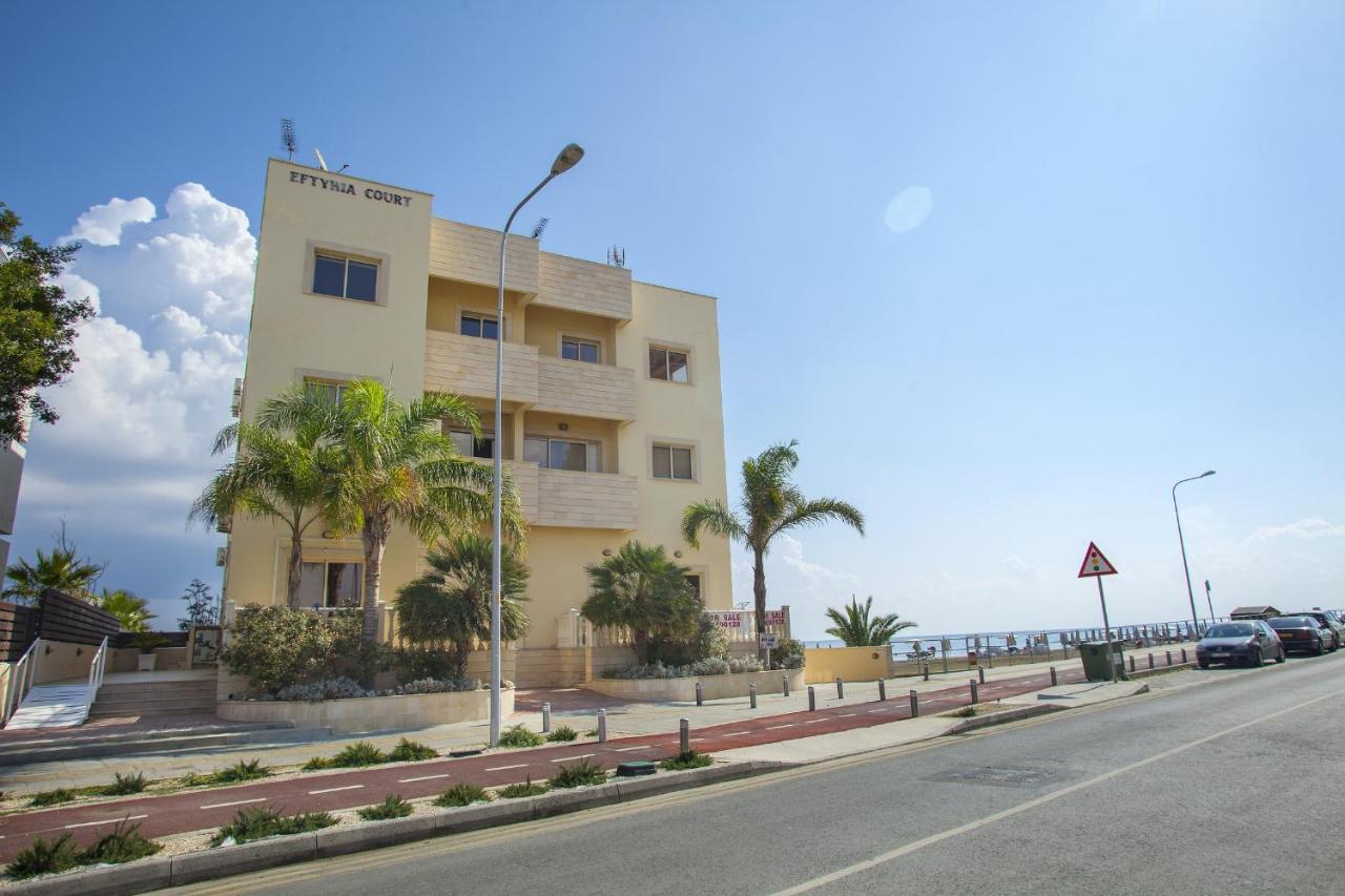 Mackenzie Beachfront Eftyhia Suite ラルナカ エクステリア 写真