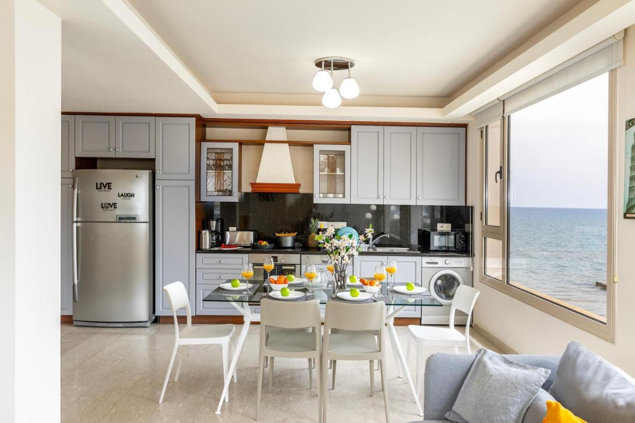 Mackenzie Beachfront Eftyhia Suite ラルナカ エクステリア 写真